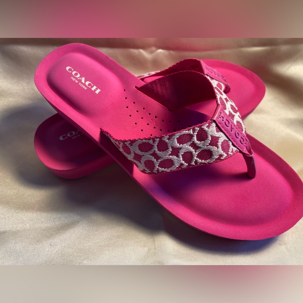Coach/EUC Monogram Signature Sandals Flip Flops